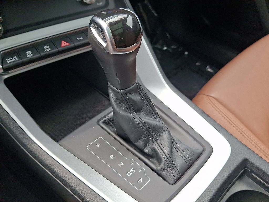Thumbnail: 2021 Audi Q3 - 15