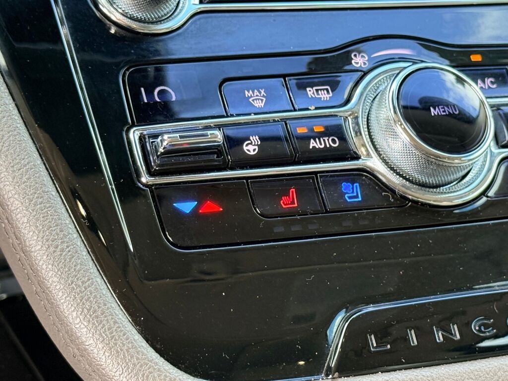 Thumbnail: 2020 Lincoln Corsair - 8