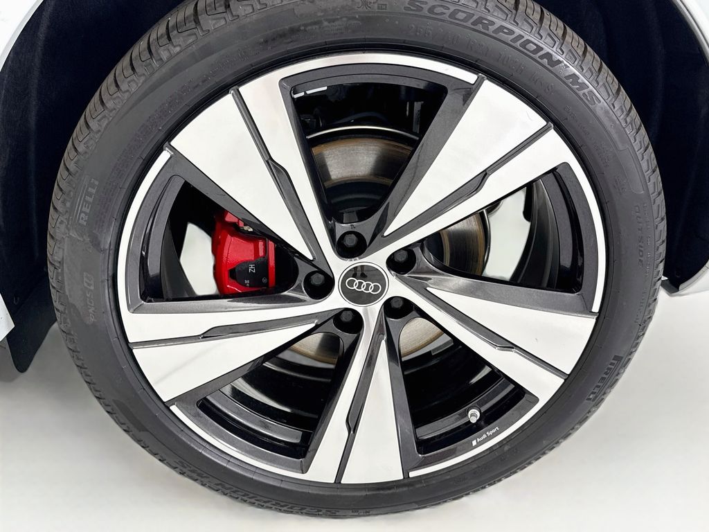 Thumbnail: 2026 Audi SQ5 - 30