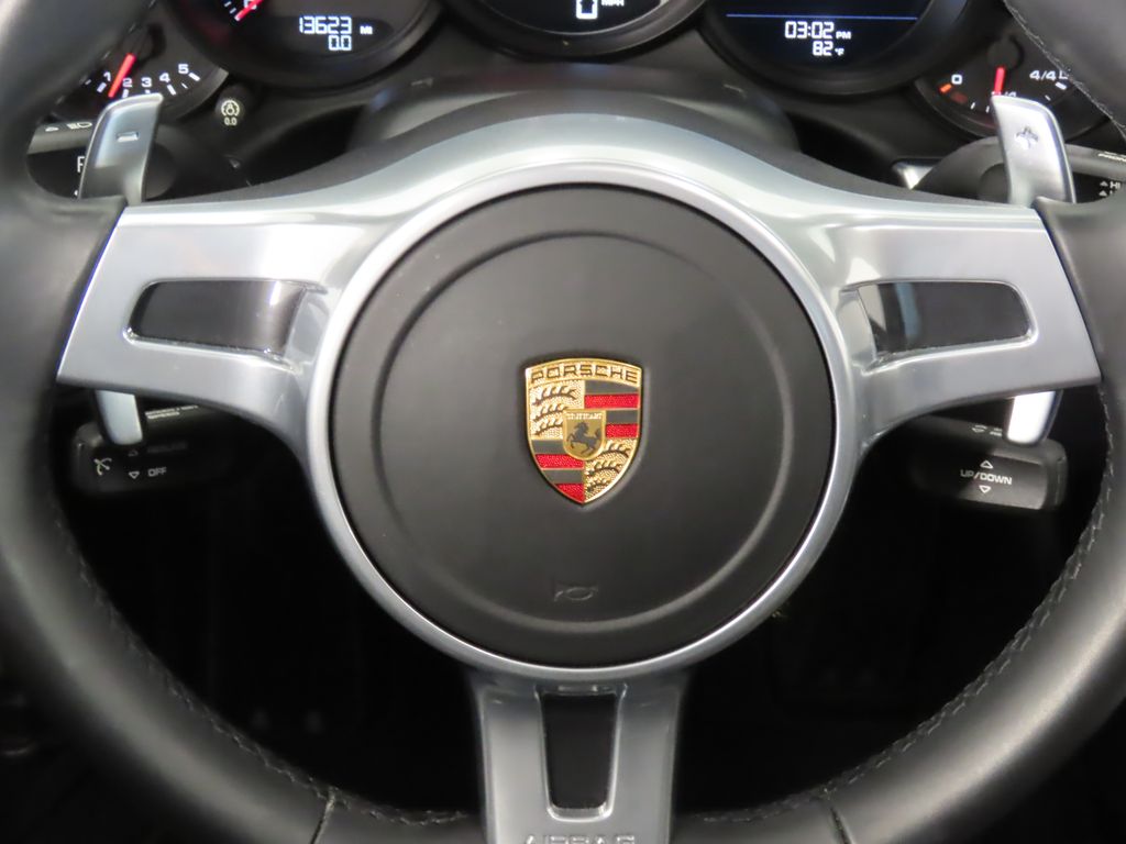 Thumbnail: 2016 Porsche 911 - 18