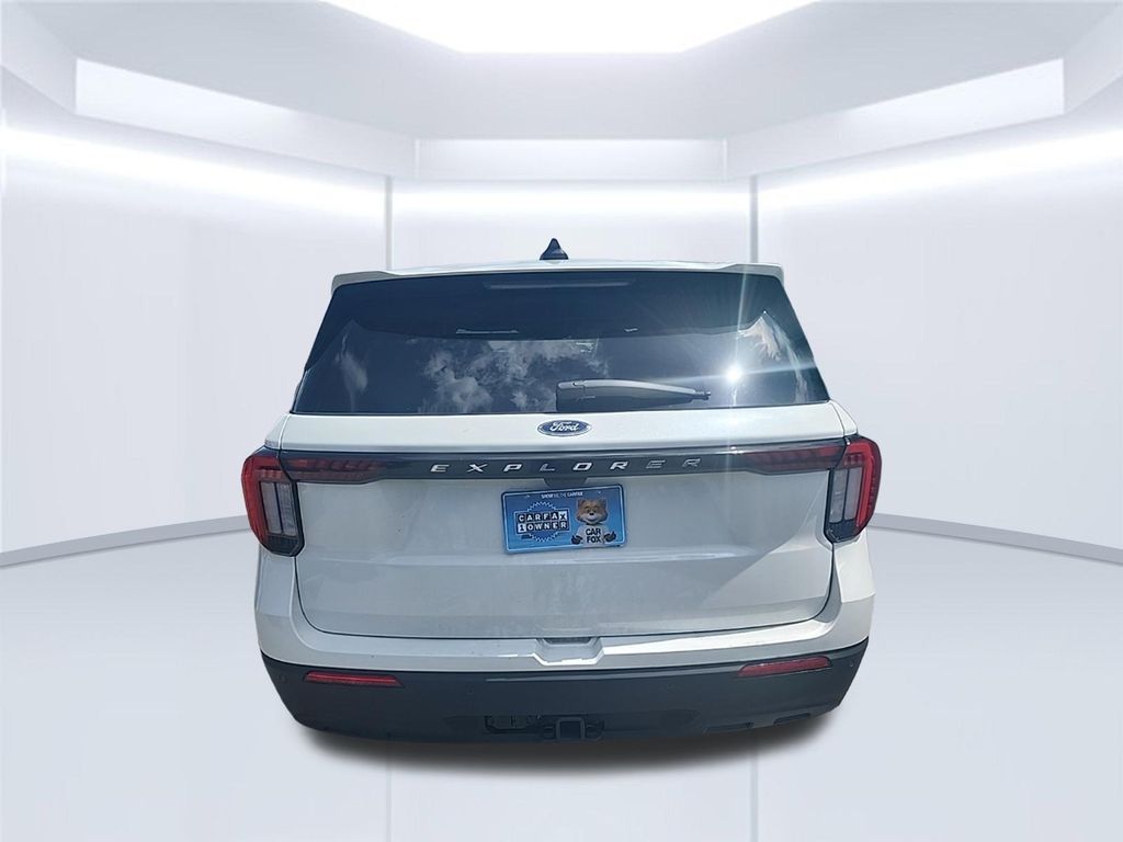 2026 White Metallic Ford Explorer Active RWD SUV