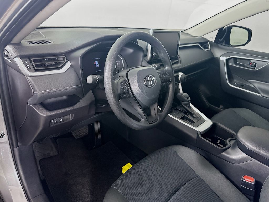 Thumbnail: 2025 Toyota RAV4 - 9