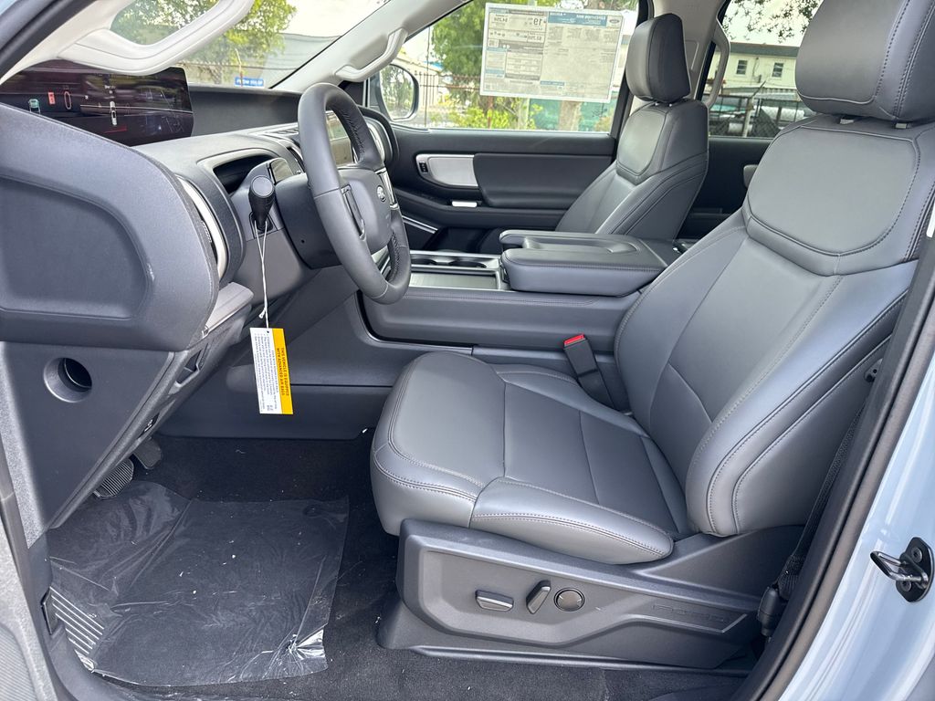 2025 Ford Expedition MAX photo 16