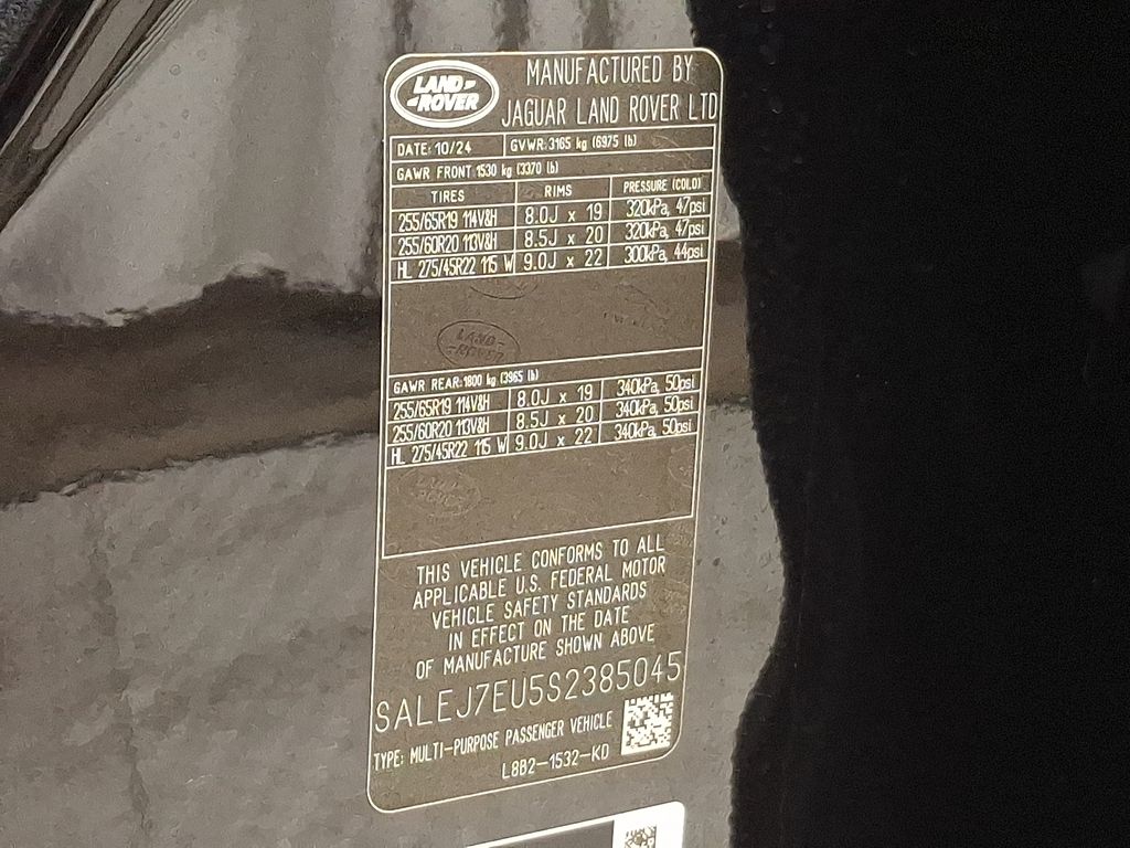 Thumbnail: 2025 Land Rover Defender - 27