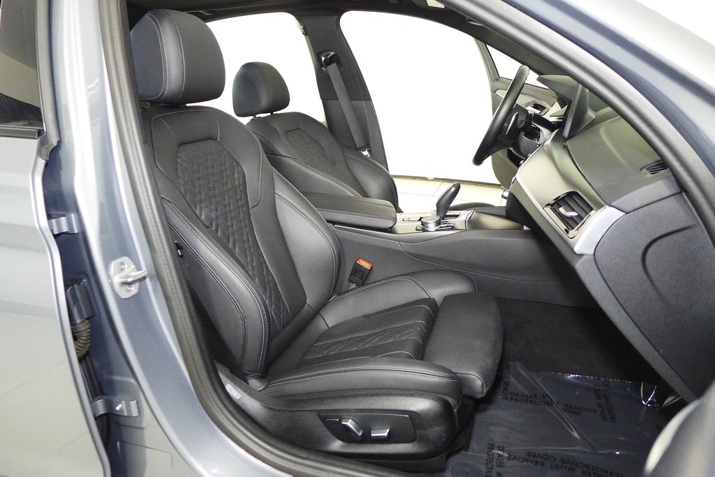 Thumbnail: 2023 BMW 5 Series - 19