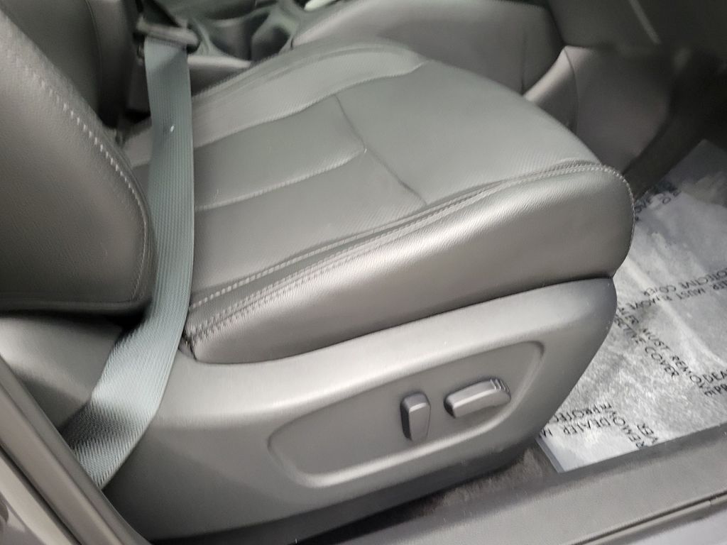 Thumbnail: 2019 Nissan Rogue - 14