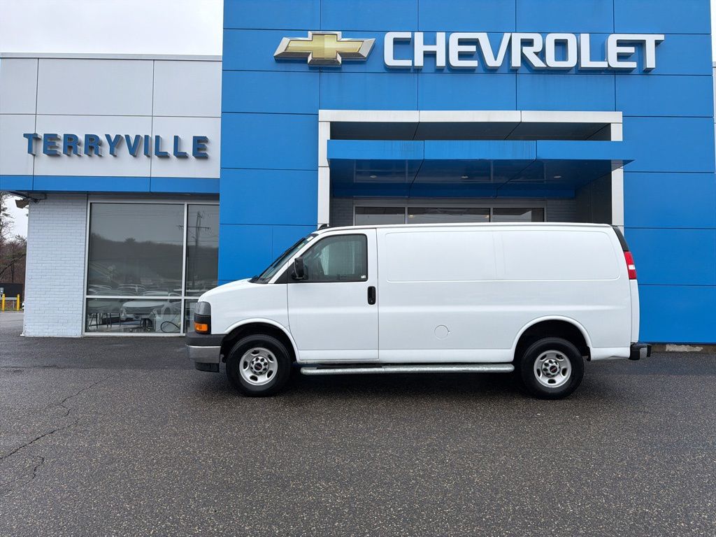 Summit White 2024 GMC Savana Cargo 2500 RWD Van Rear-Wheel Drive 8-Speed Automatic Overdrive