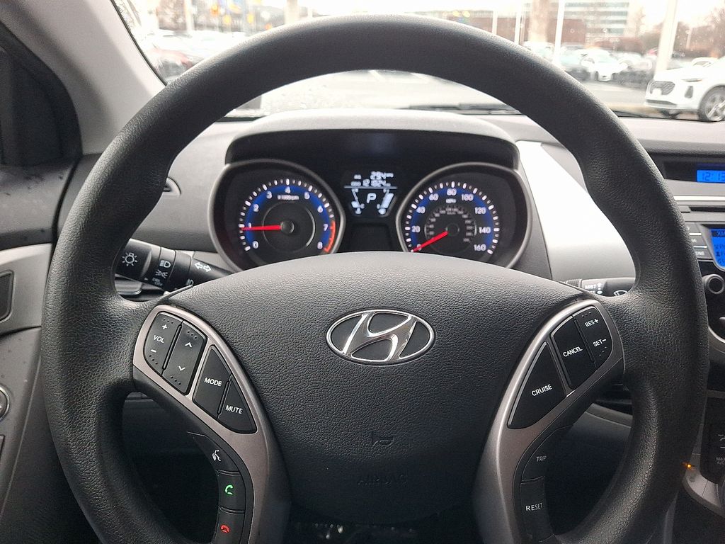 Thumbnail: 2013 Hyundai Elantra - 18