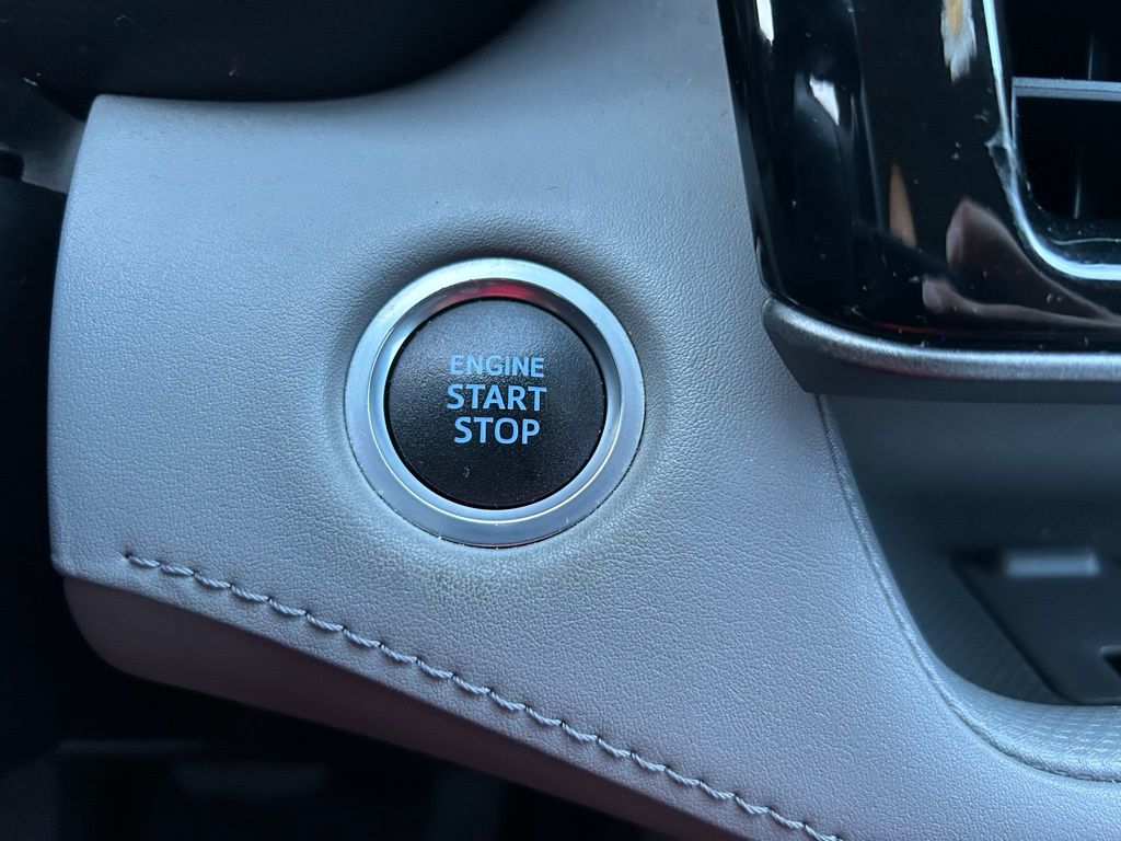 Thumbnail: 2021 Toyota Highlander - 30