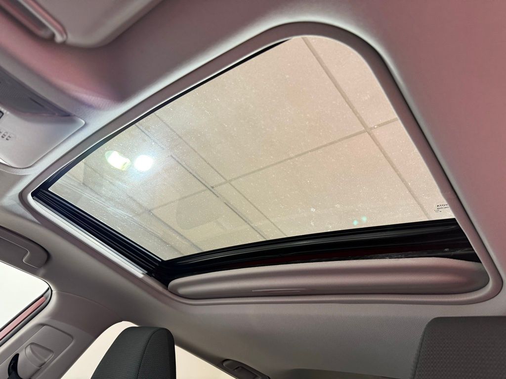 2022 Toyota RAV4 XLE 18