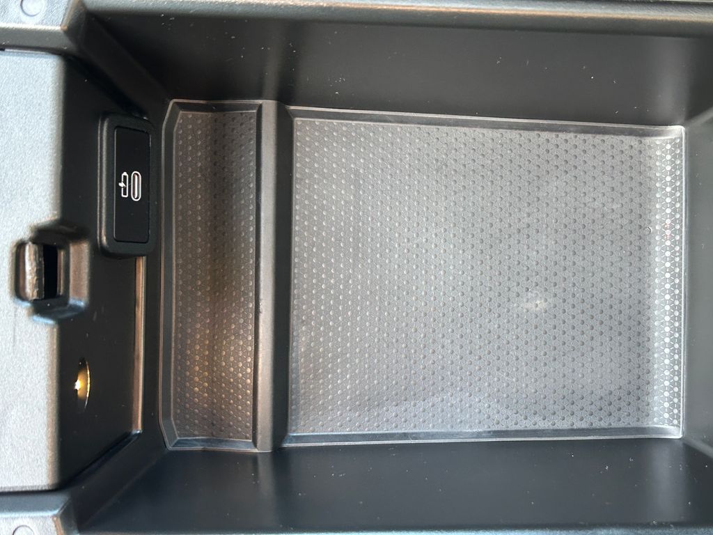 Thumbnail: 2023 BMW 3 Series - 29