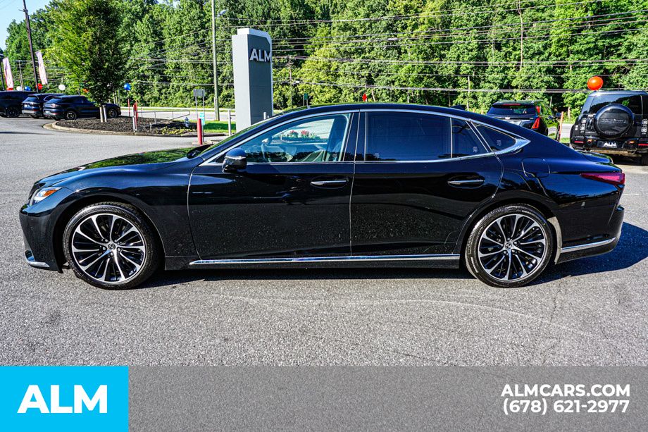 Used 2022 Black Lexus 500 Base image 7