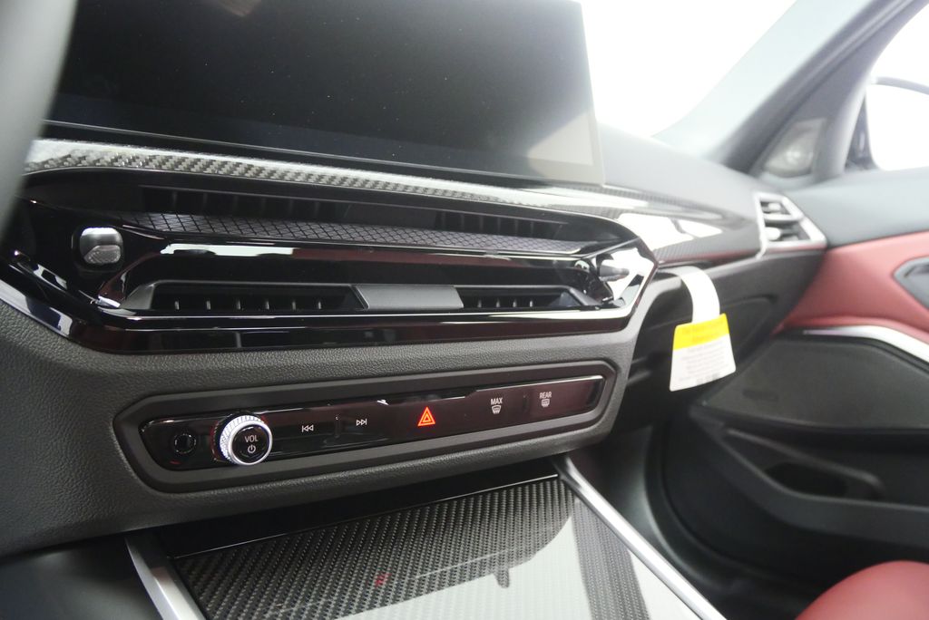 Thumbnail: 2025 BMW 3 Series - 21