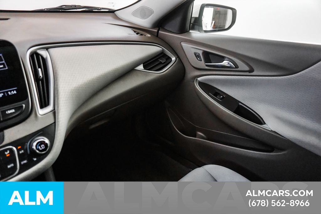 Used 2025 White Chevrolet LT image 41