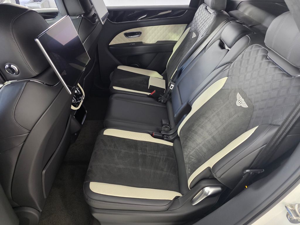 Used 2022 White Bentley  image 14