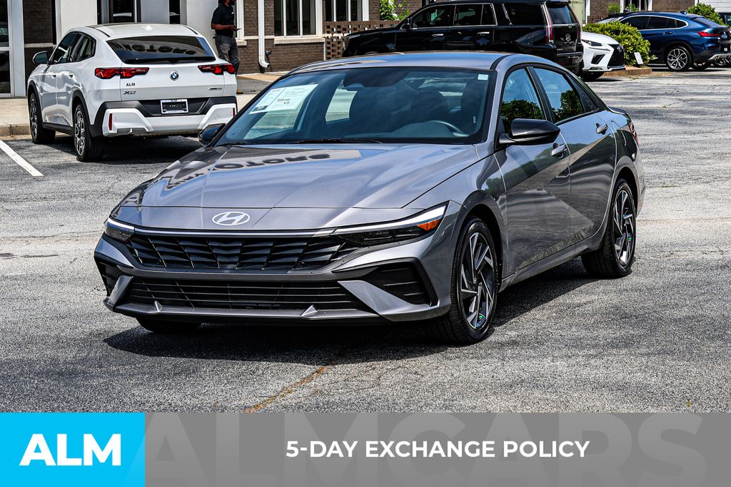 Used 2025 Silver Hyundai SEL Sport image 4