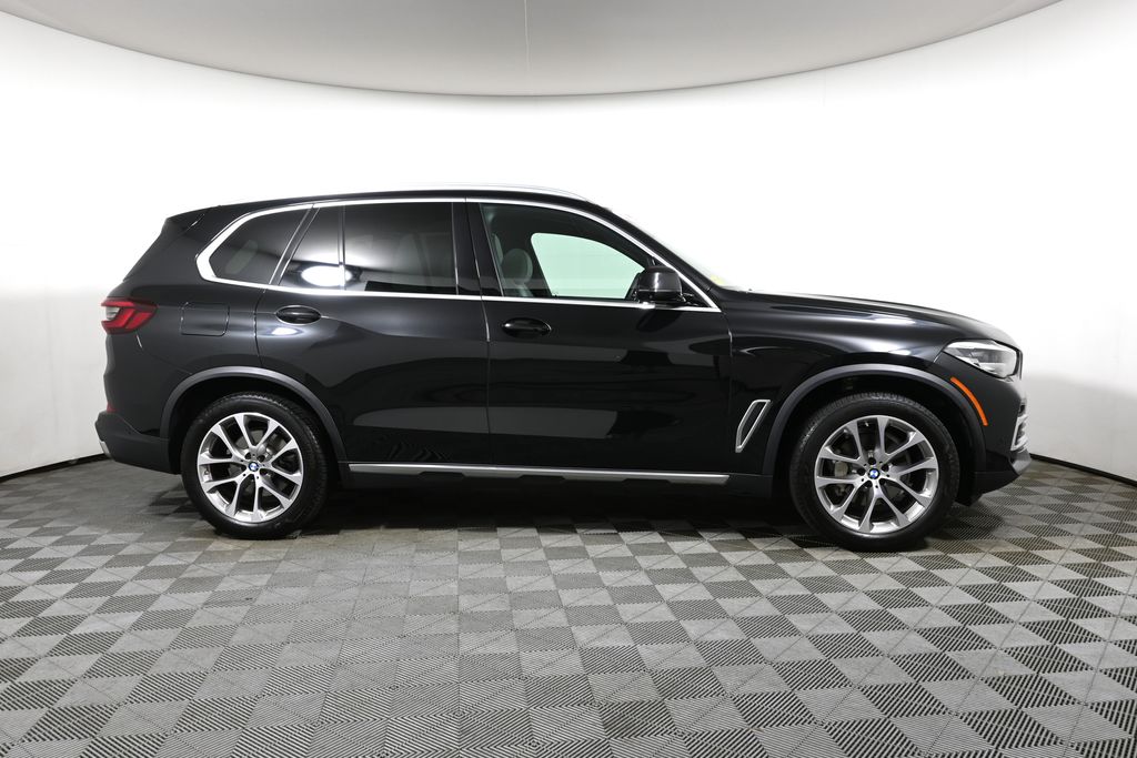 Thumbnail: 2023 BMW X5 - 8