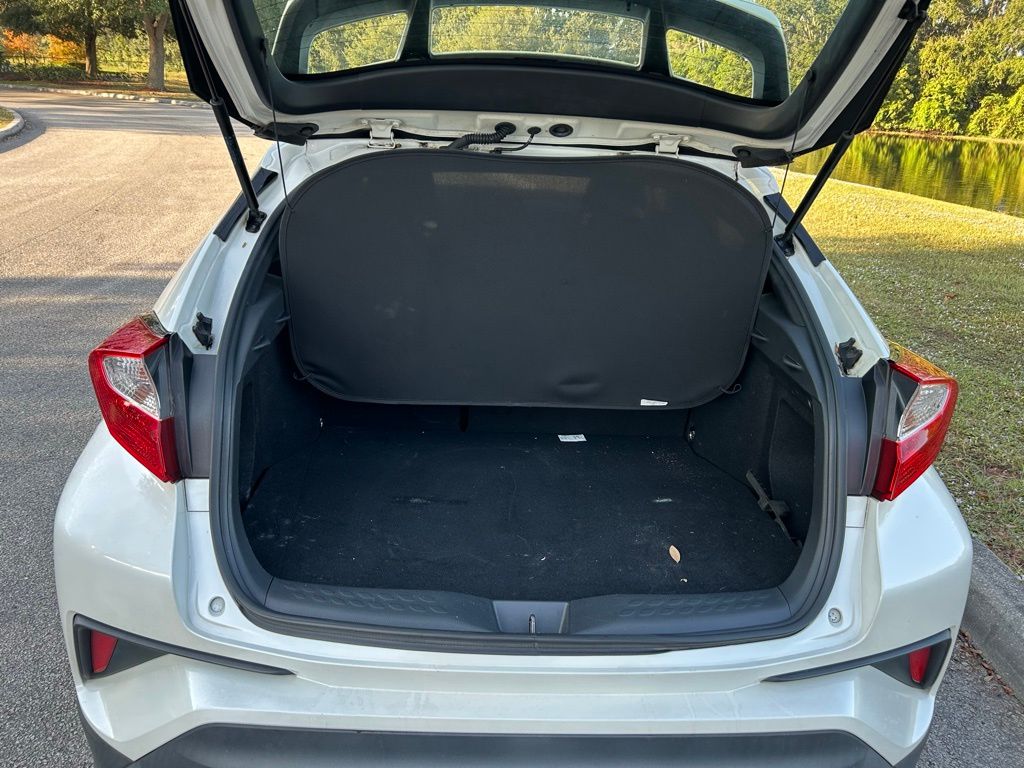 Thumbnail: 2021 Toyota C-HR - 10