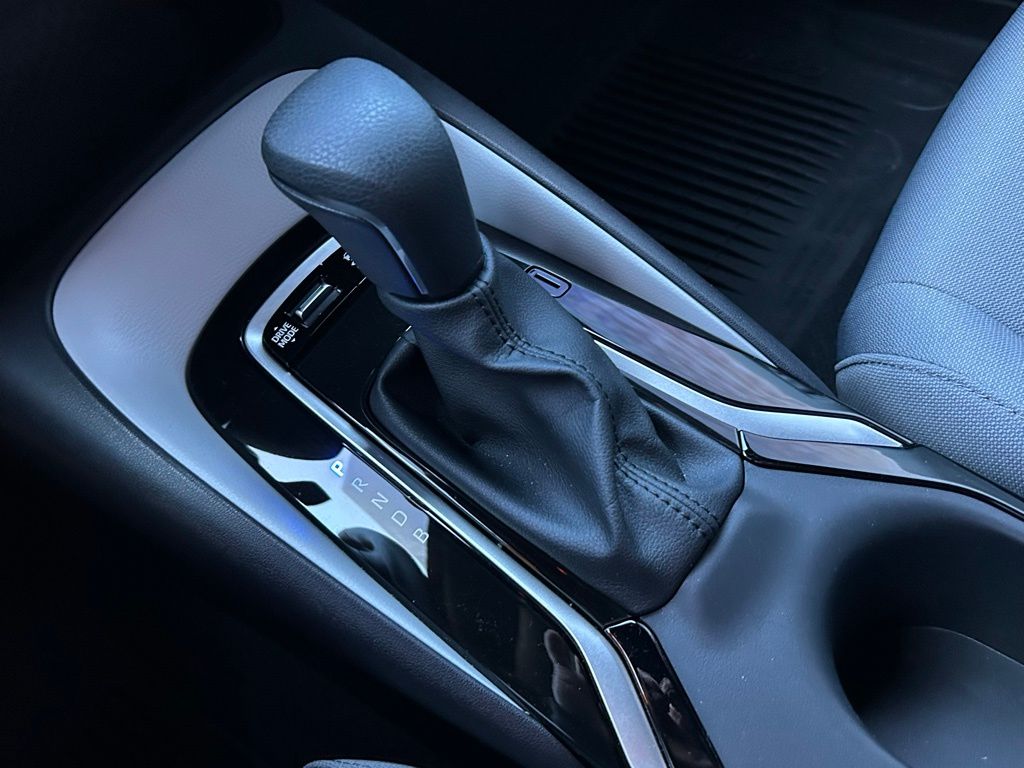 Thumbnail: 2025 Toyota Corolla - 25