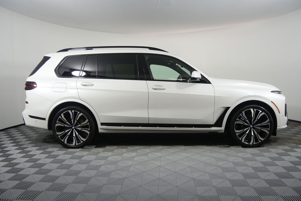 Thumbnail: 2023 BMW X7 - 2