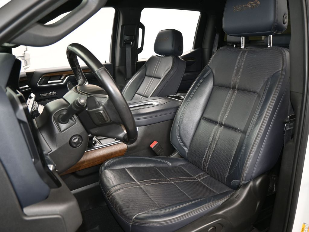 Used 2022 Iridescent Pearl Tricoat Chevrolet High Country image 10
