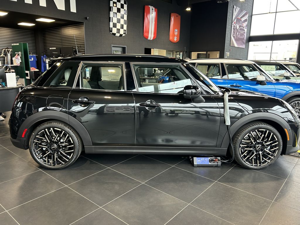 Thumbnail: 2026 MINI Cooper - 6