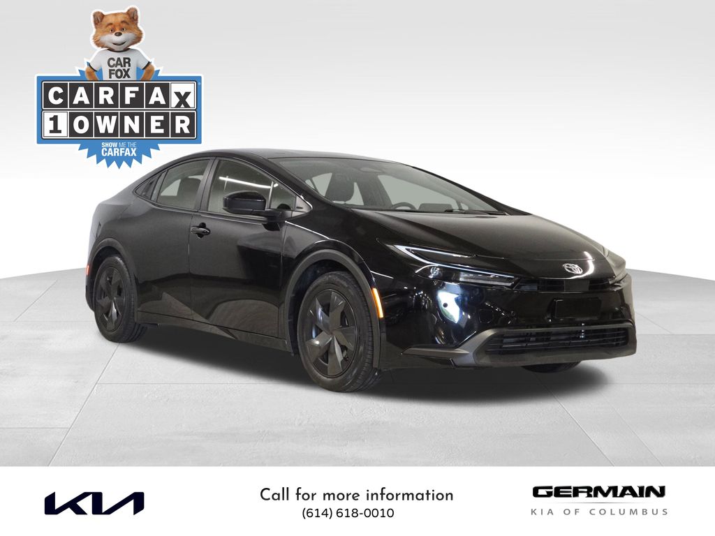 2024 Toyota Prius LE photo 3