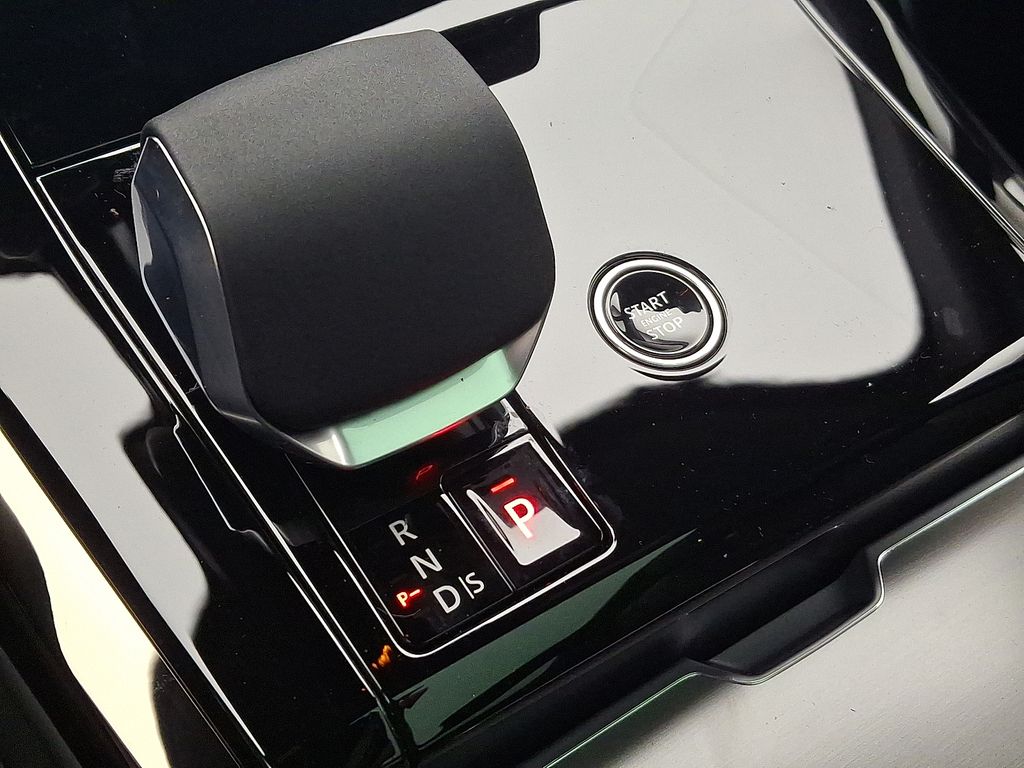 Thumbnail: 2026 Land Rover Range Rover Sport - 12