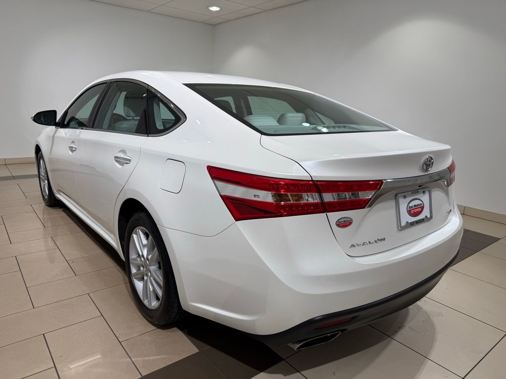 Thumbnail: 2014 Toyota Avalon - 3