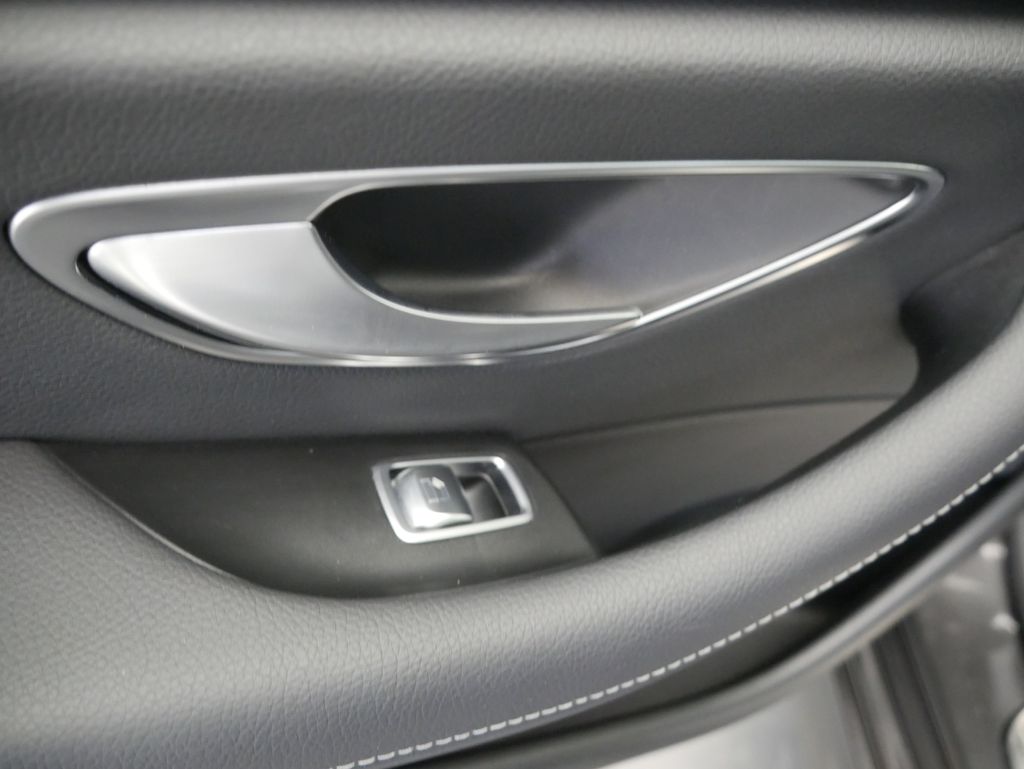 Thumbnail: 2023 Mercedes-Benz E-Class - 23