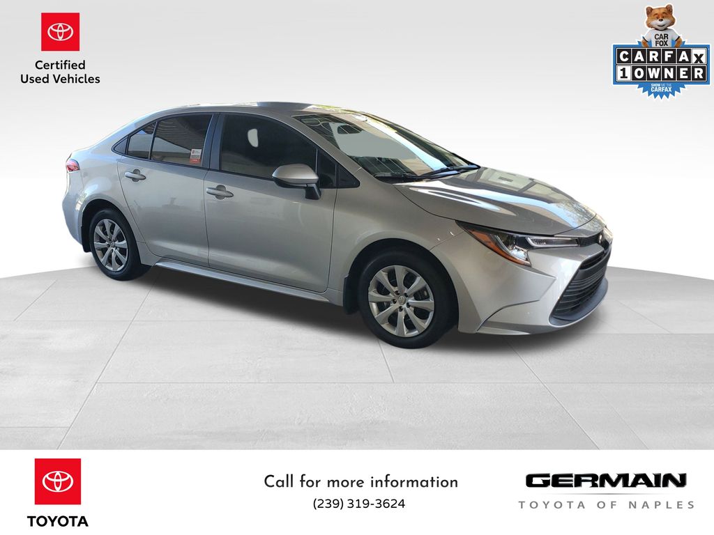 2025 Toyota Corolla LE photo 3