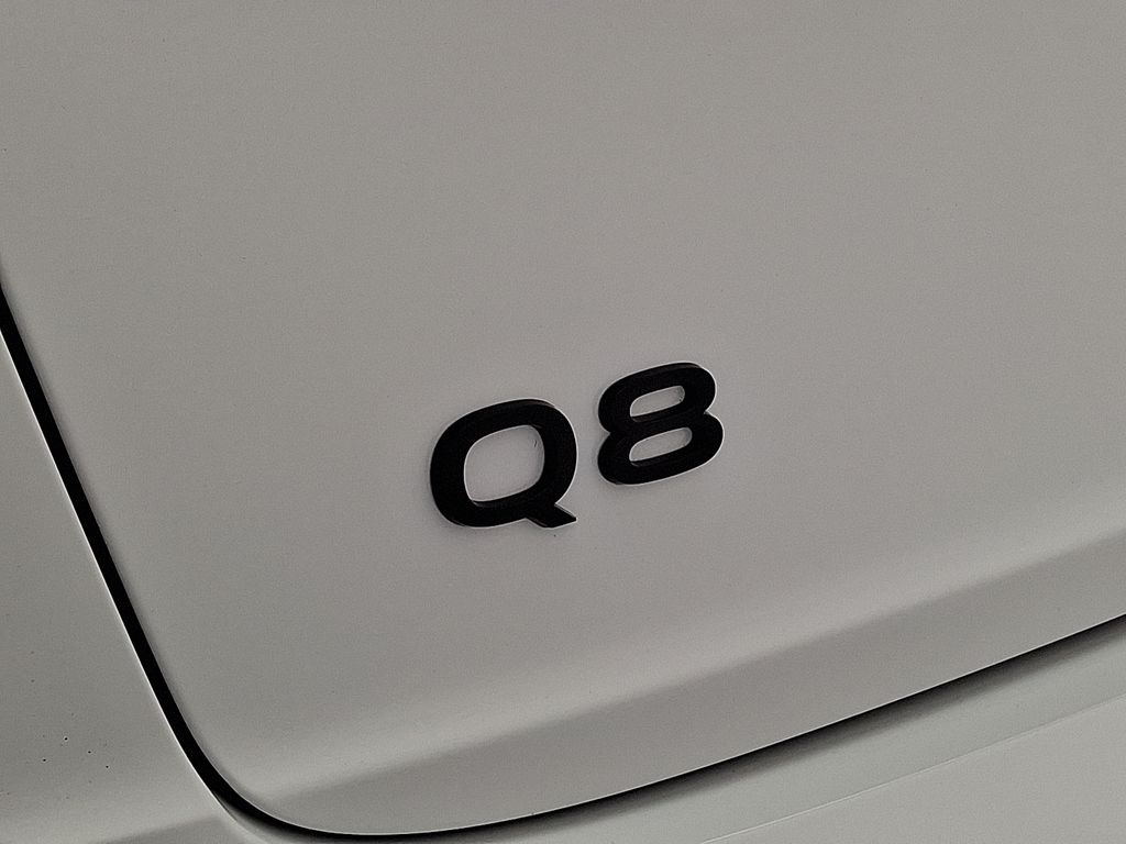 Thumbnail: 2026 Audi Q8 - 15