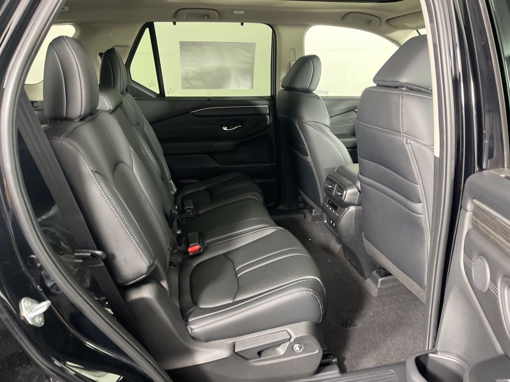 Thumbnail: 2026 Honda Pilot - 13