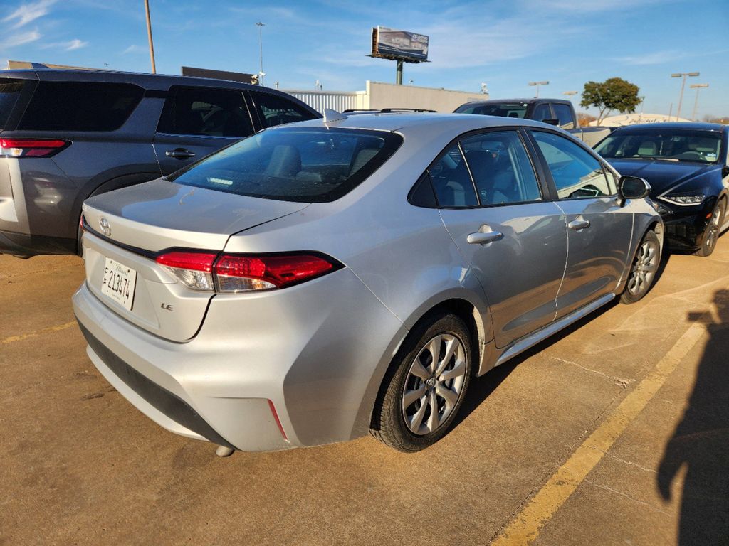 2022 Toyota Corolla LE 3