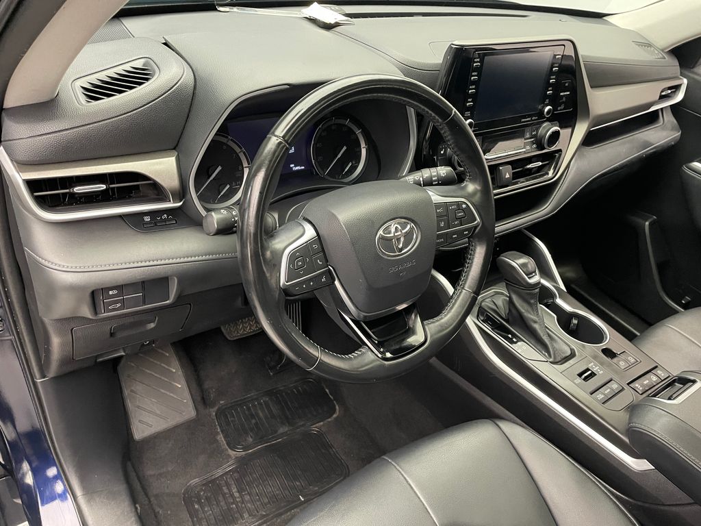2021 Toyota Highlander XLE 11