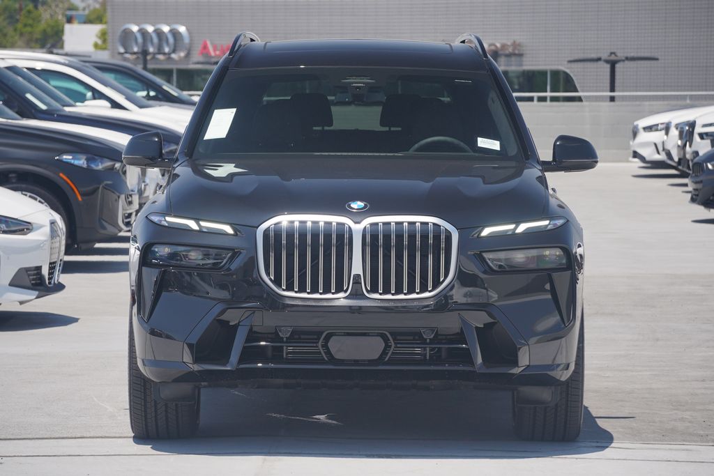 2025 BMW X7 xDrive40i 2