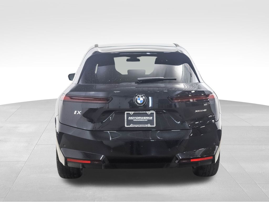 2026 BMW iX  4