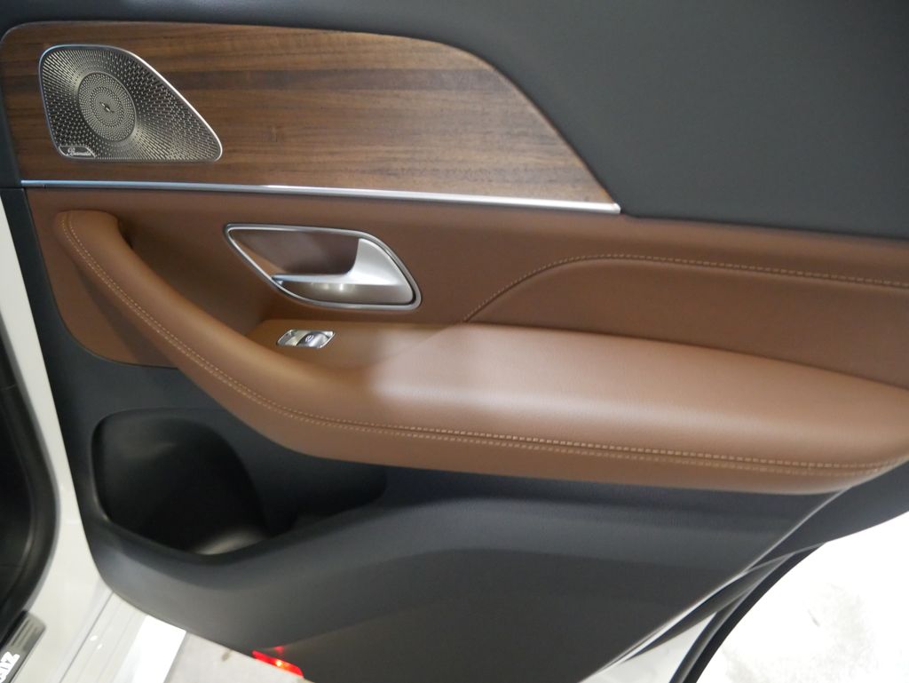 Thumbnail: 2026 Mercedes-Benz GLE - 32