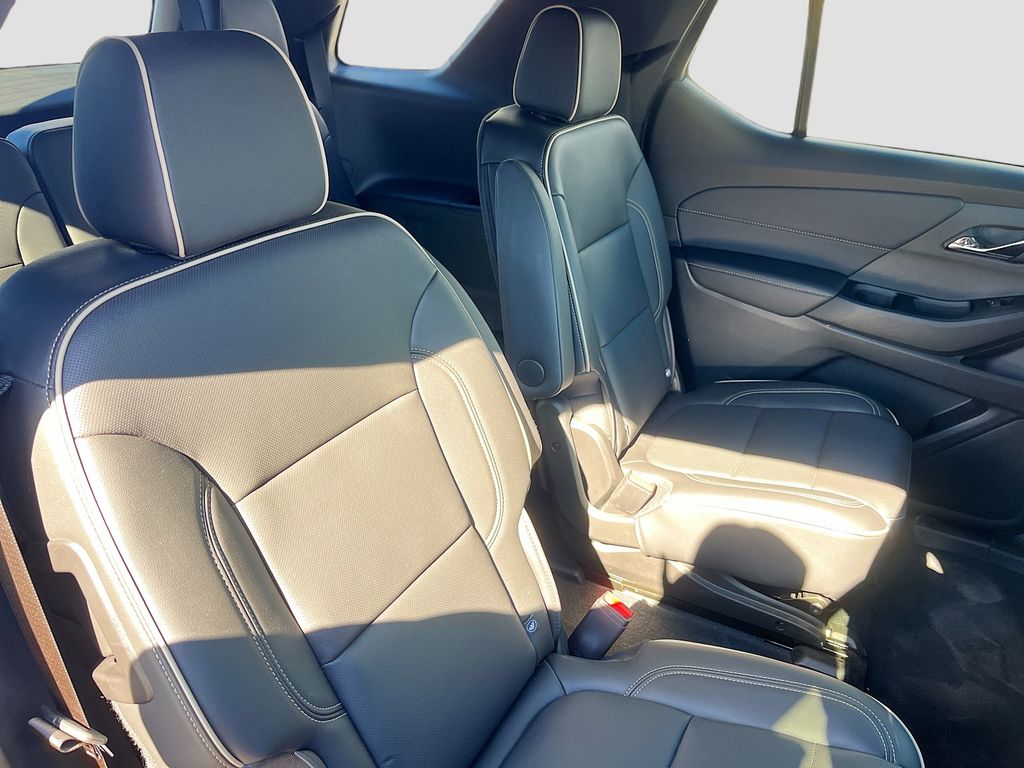 Used 2023 Red Chevrolet Premier image 30