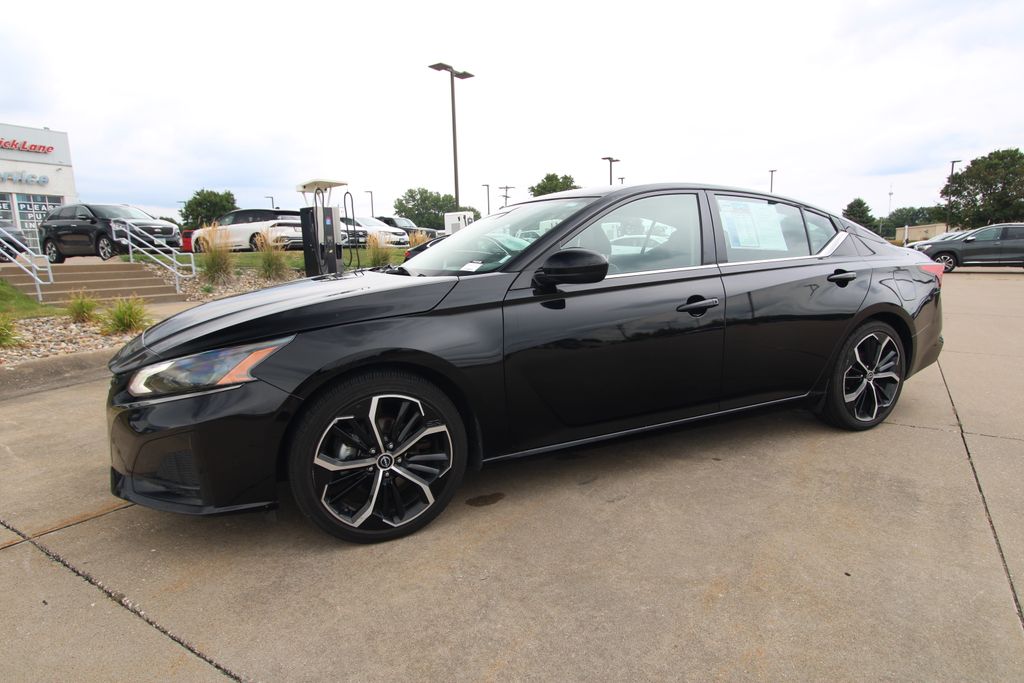 Used 2023 Nissan Altima Sedan