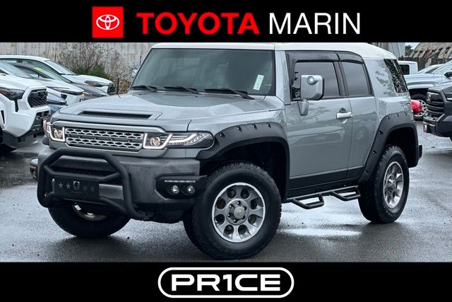 Silver Fresco Metallic 2011 Toyota FJ Cruiser 4WD SUV / Crossover Four-Wheel Drive 5-Speed Automatic