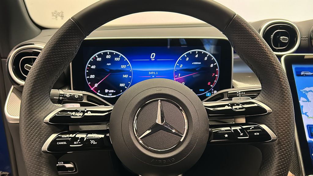 2025 Mercedes-Benz GLC 300 13