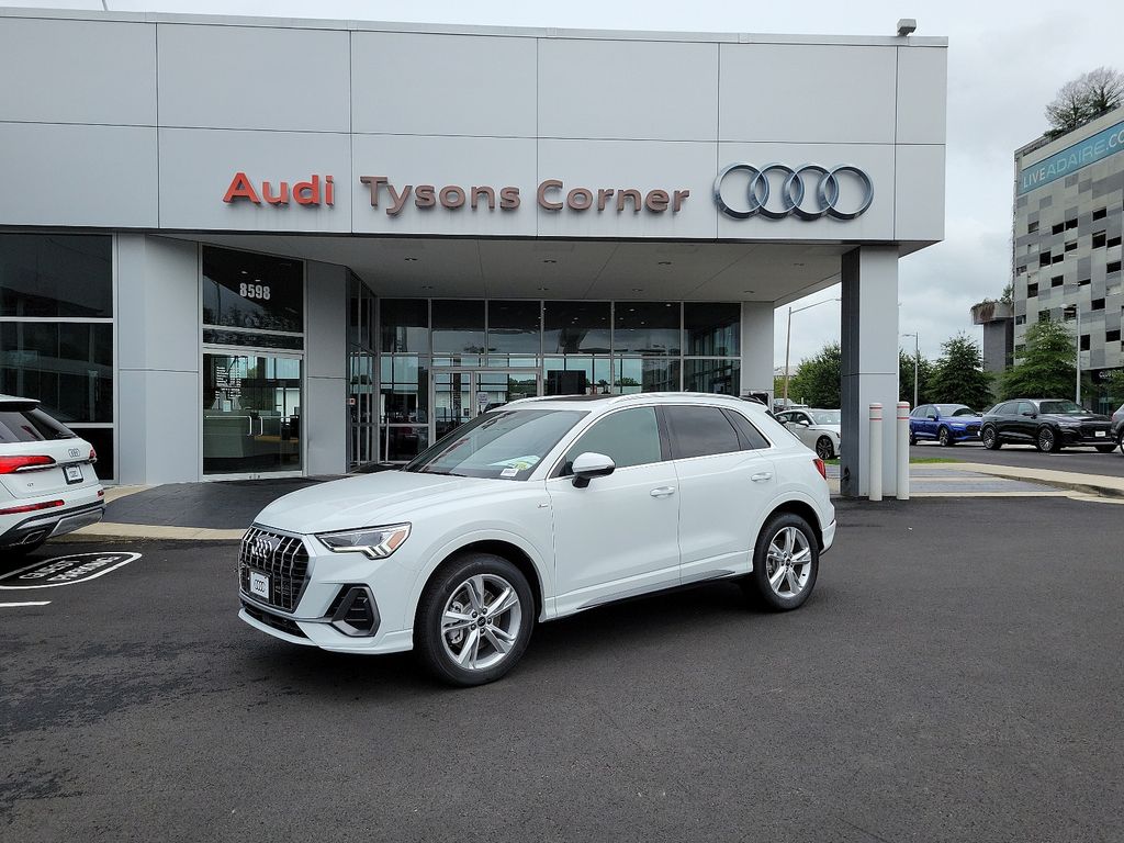 2024 Audi Q3  -
                Vienna, VA