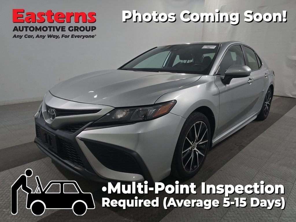 2021 Toyota Camry 2.5 Auto SE's photo