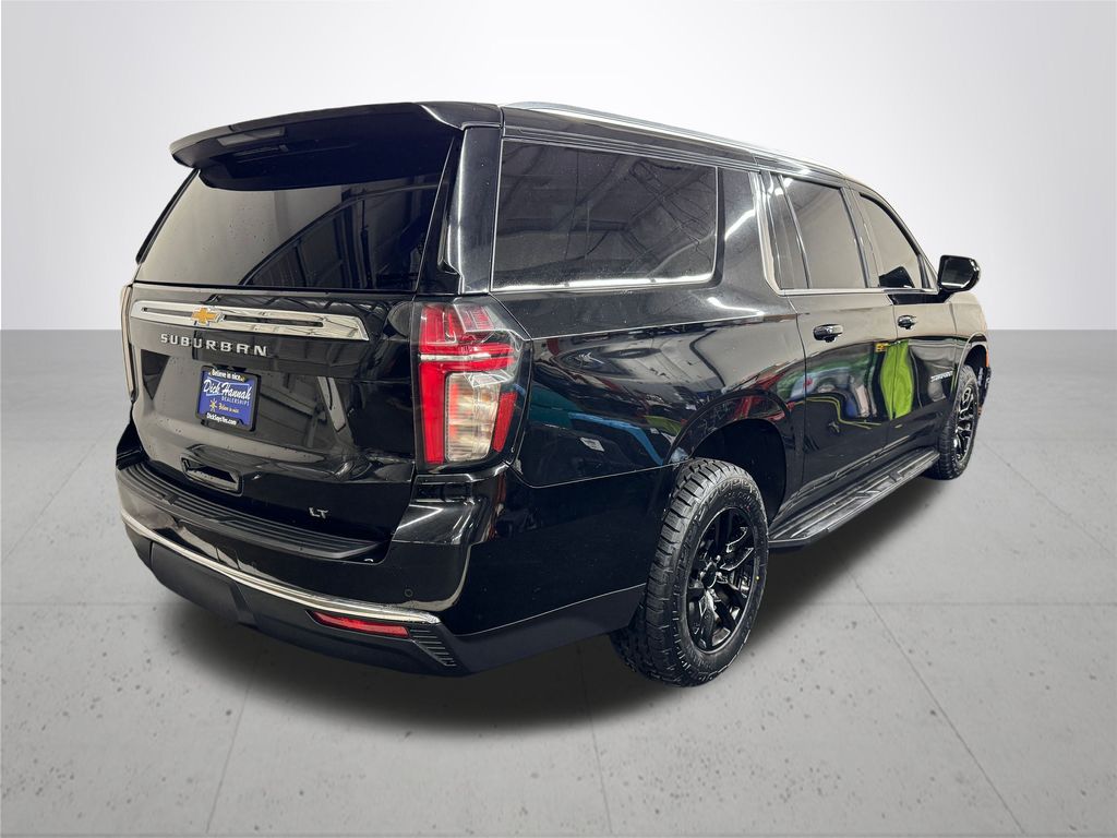 2022 Chevrolet Suburban LT