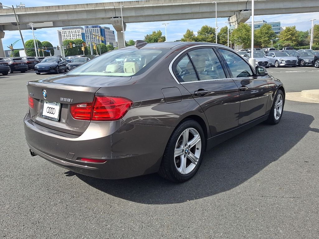 Thumbnail: 2015 BMW 3 Series - 4