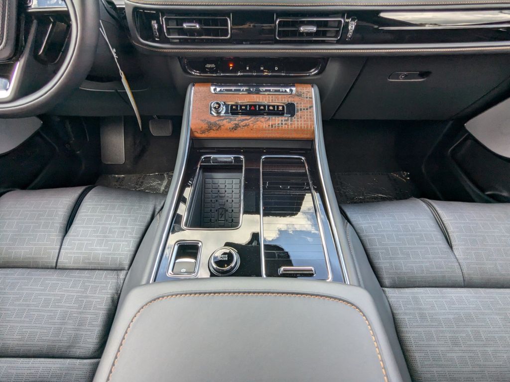 2025 Lincoln Aviator Black Label