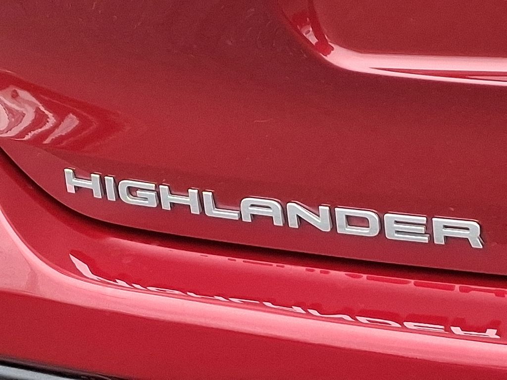 Thumbnail: 2021 Toyota Highlander - 32