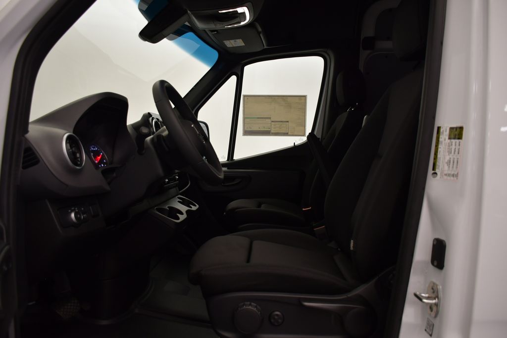 Thumbnail: 2025 Mercedes-Benz Sprinter - 26