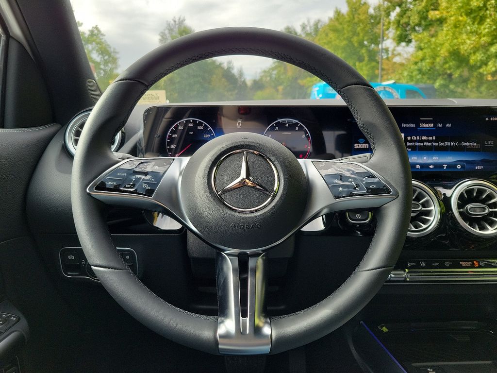 2025 Mercedes-Benz GLA 250 4MATIC 15